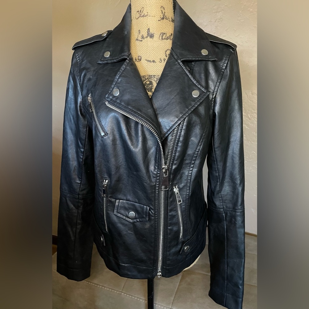 Guess Faux Black Leather Biker Jacket Silver Hardware Size Medium PTP 19”